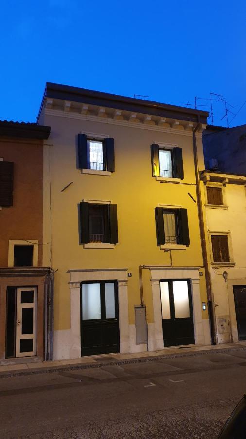 Dimora Rosso San Zeno - Wifi Veloce E Adatto Per Famiglie Верона Екстер'єр фото